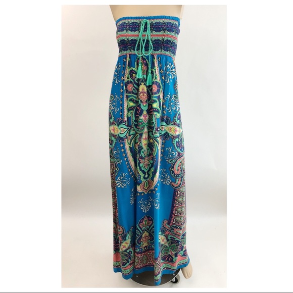 Flying Tomato Dresses & Skirts - Flying Tomato floral medallion print maxi dress